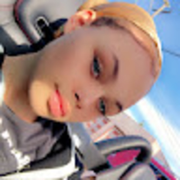 Meet your Posher, Mya - Picture 1 of 1